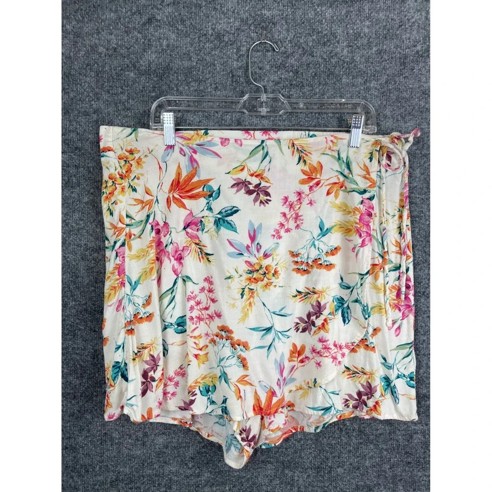 Torrid Wrap Skort Womens 1 White Floral Excellent Tropical Tie Front Rayon Blend